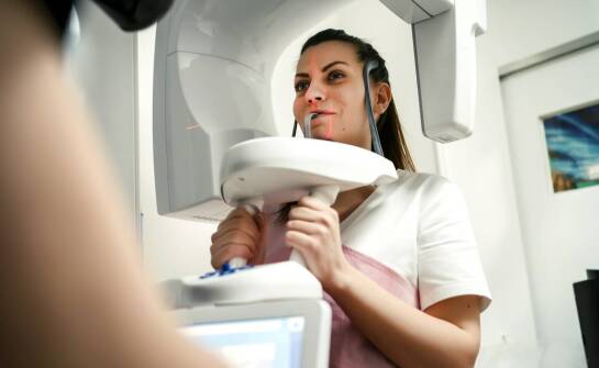 Jak działa tomografia zębów CBCT?