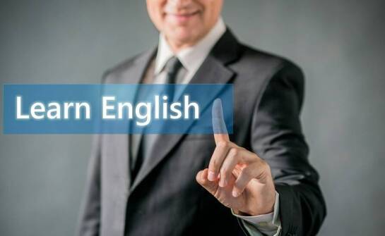 Jak efektywnie doskonalić umiejętności angielskiego biznesowego online?